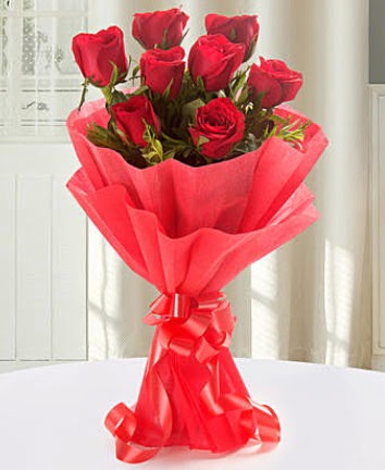 9 adet kırmızı gülden modern buket  Ağrı İnternetten çiçek siparişi 